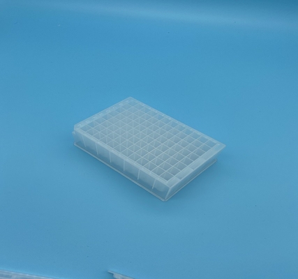 Διαμορφωμένα τα εργασία βαθιά καλά PCR πιάτα γύρω από το κατώτατο σημείο διαφανή 96 καλά καλύπτουν